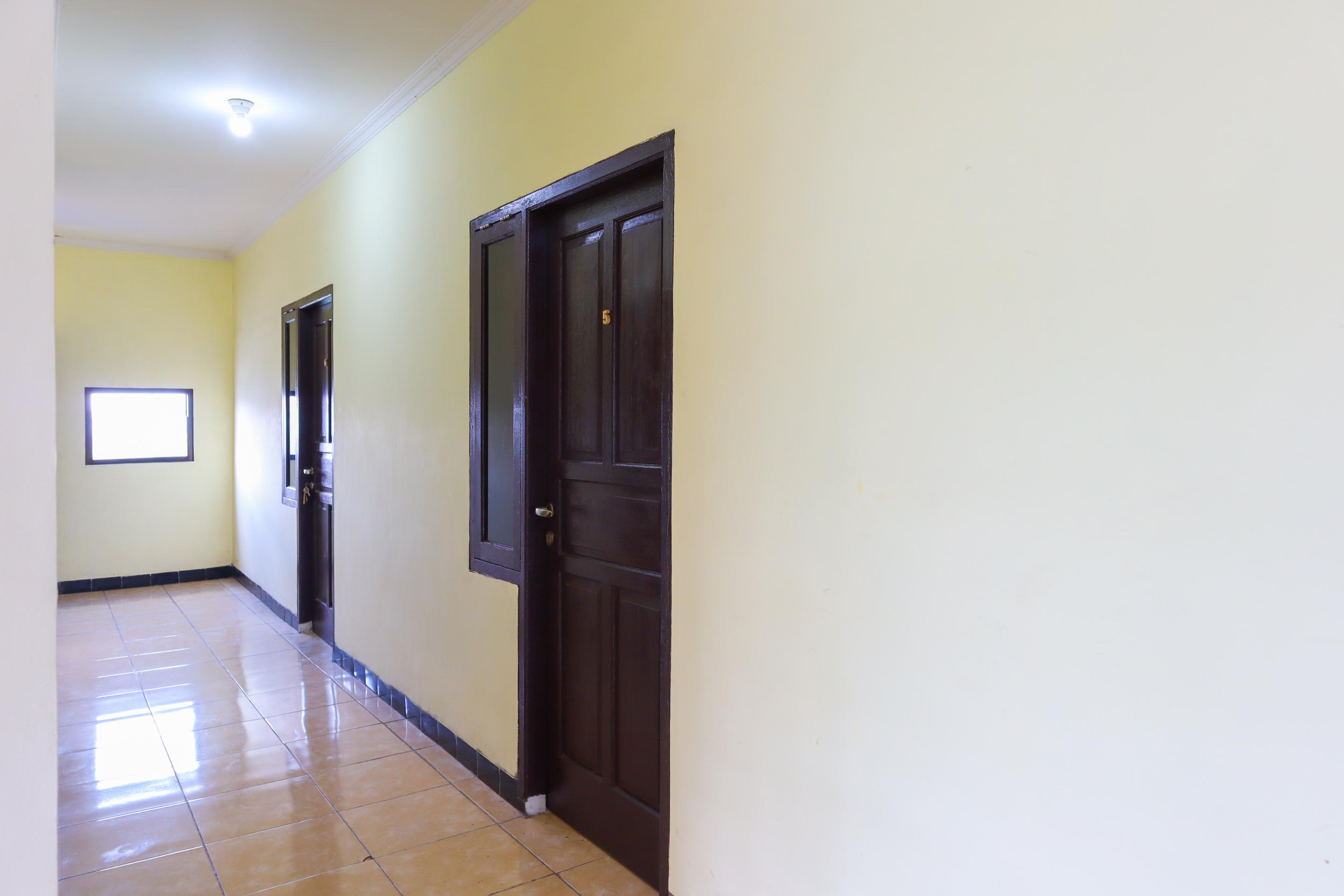 Oyo 2547 Assirot Residence Yakarta Exterior foto